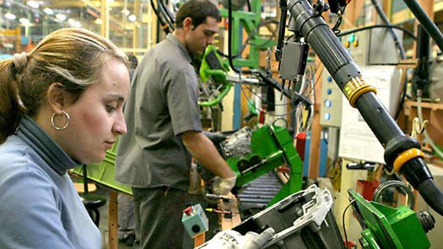 Es la economía real (el empleo, el salario y el consumo) el principal adversario de Javier Milei.&nbsp;