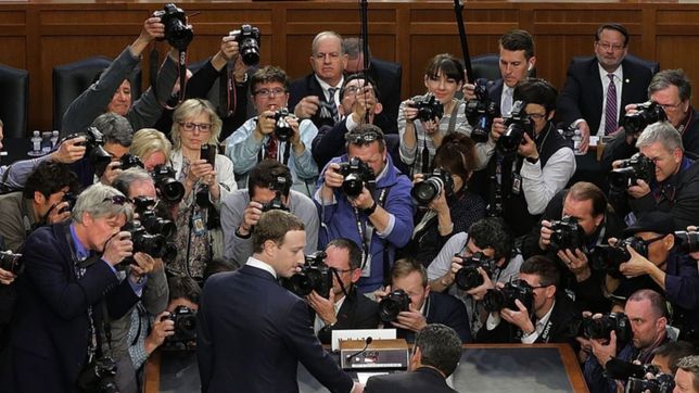 el algoritmo de facebook mete la cola en la politica argentina