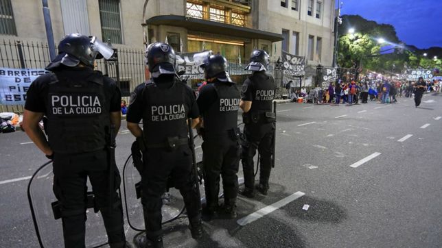 fin de ano caliente: tension entre el gobierno y los movimientos sociales