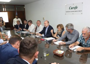 Éramos pocos y el campo prendió el tractor 