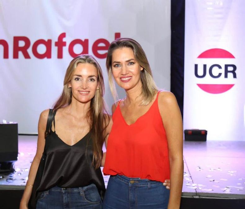 Carolina Losada impulsa a su hermana Georgina para ocupar un lugar en la lista de Bullrich. Carolina Losada impulsa a su hermana Georgina para ocupar un lugar en la lista de Bullrich.