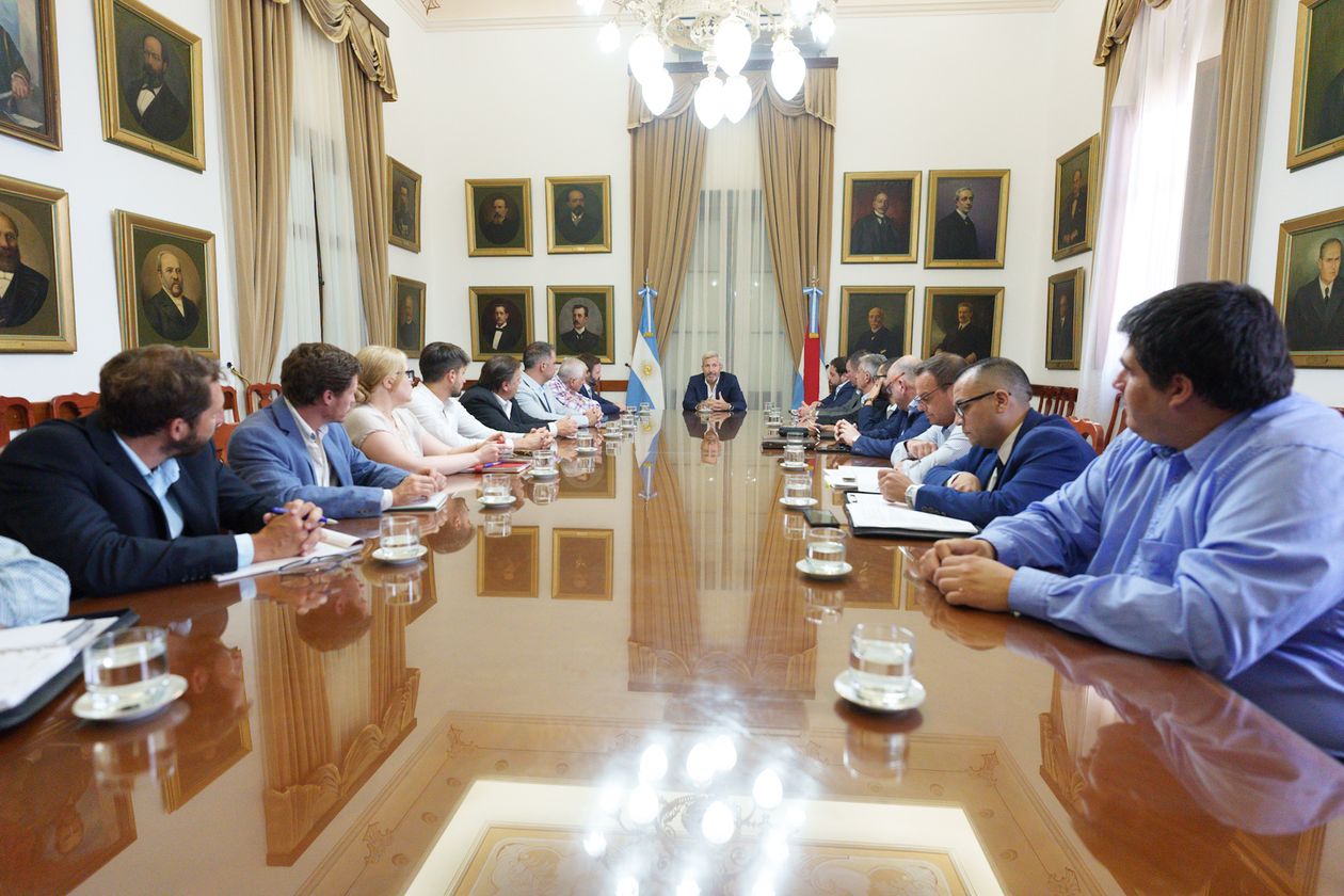 Rogelio Frigerio reunió a intendentes de la provincia para pedirles que diluyan el impacto de la quita de subsidios.