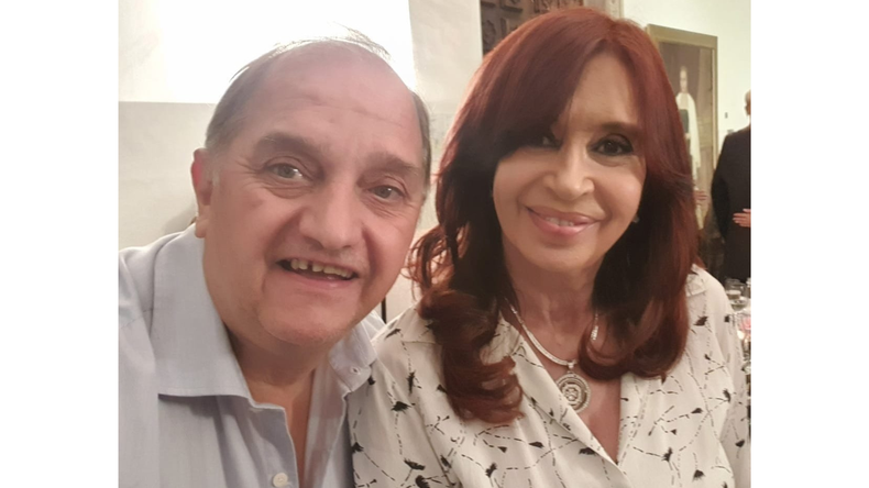 El senador por Chubut, Carlos Linares, y Cristina Fernandez de Kirchner.