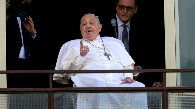 El papa Francisco de regreso en el Vaticano