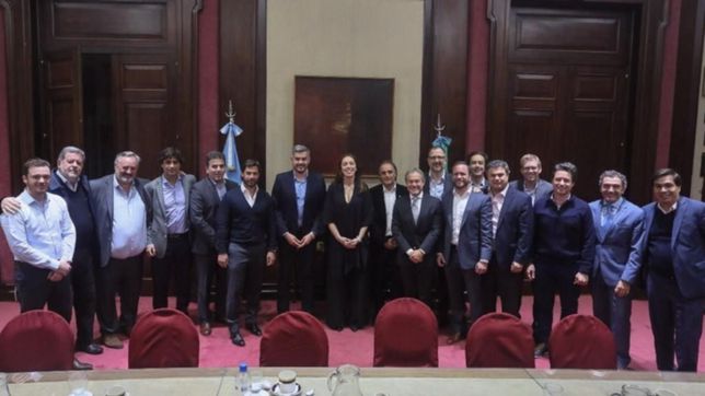 pena visito a vidal: postal de normalidad en una manana de silencios