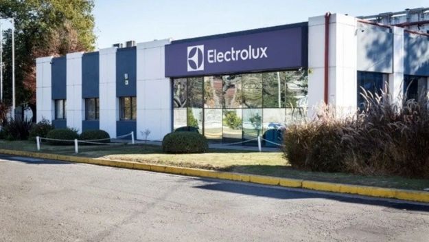 Rosario: Electrolux anunció el cierre de su planta tras más de 40 años y dejó en la calle a 200 personas
