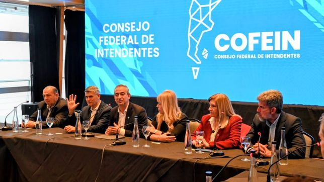 Intendentes de las principales ciudades de Argentina volvieron a encontrarse en Rosario con críticas a Javier Milei.