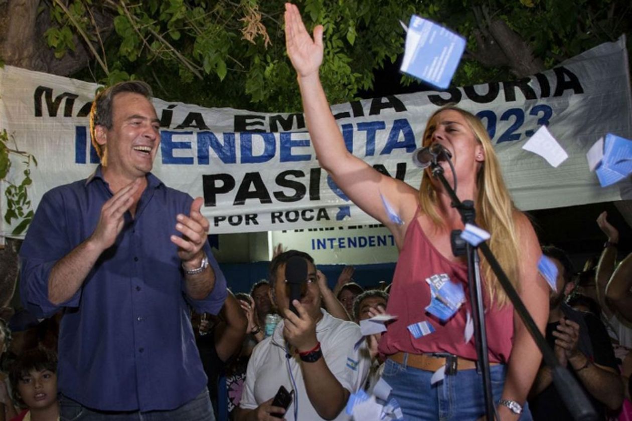 María Emilia Soria cuando ganó las elecciones de la indentencia de General Roca junto a Martín Soria.Ahora busca la gobernación de Río Negro.