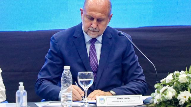 coparticipacion: perotti esquiva el barro y cuenta la plata para obras