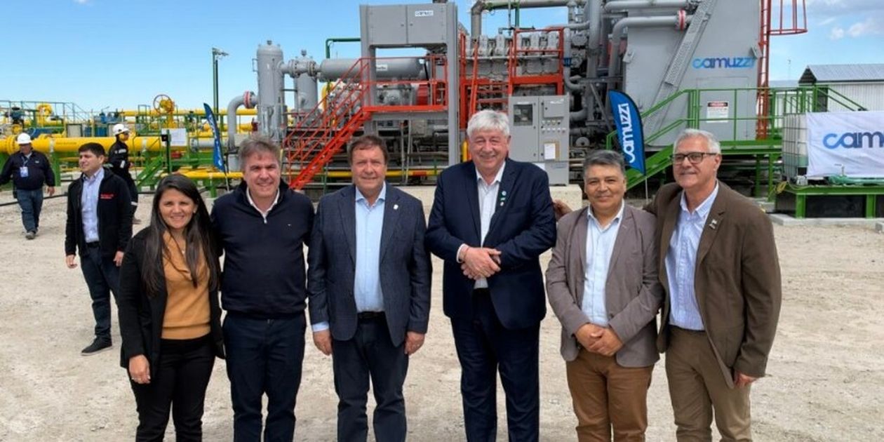 Alberto Weretilneck y Walter Cort&eacute;s en Esquel, durante la inauguraci&oacute;n del nuevo tramo del Gasoducto Cordillerano.&nbsp;