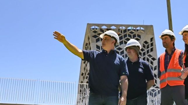 llaryora se asoma al puente imposible entre macri y el peronismo cordobes
