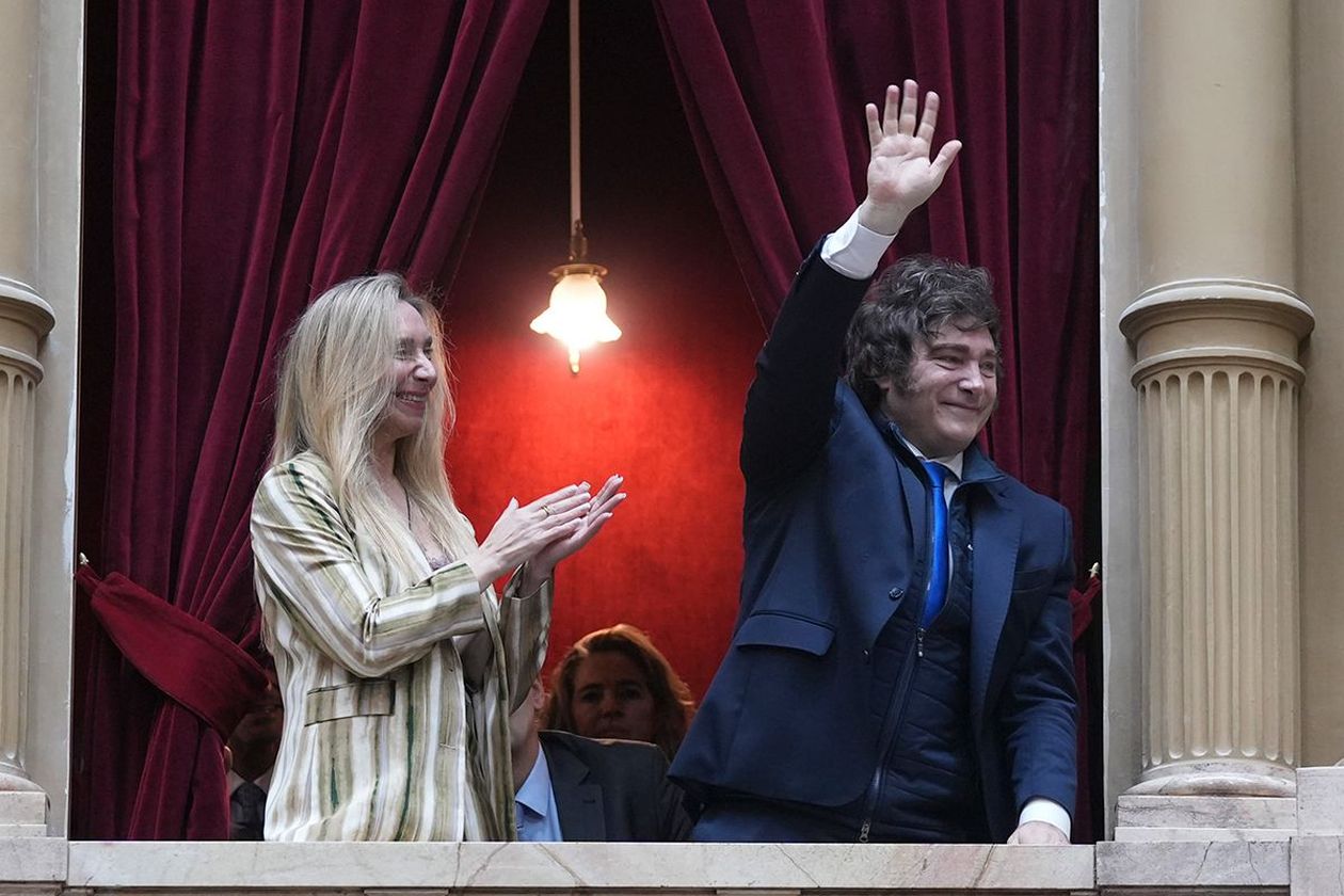 Javier Milei y Karina Milei, durante el tratamiento en la Cámara de Diputados.&nbsp;