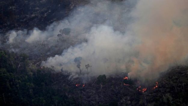 La crisis en la Amazonia le da tiempo a Fernández y aleja una ruptura del Mercosur
