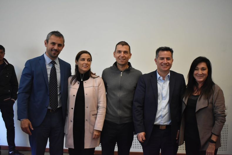 Martín Menem, Gabriel Bornoroni, Soledad Carrizo, Laura Rodríguez Machado y Luis Picat en la reunión con el intendentismo de JxC.