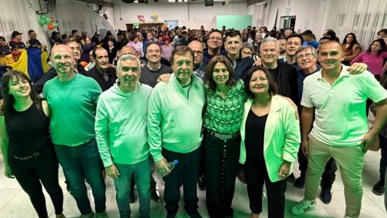 Gustavo Amati en un acto de campaña de Juntos Somos Río Negro.