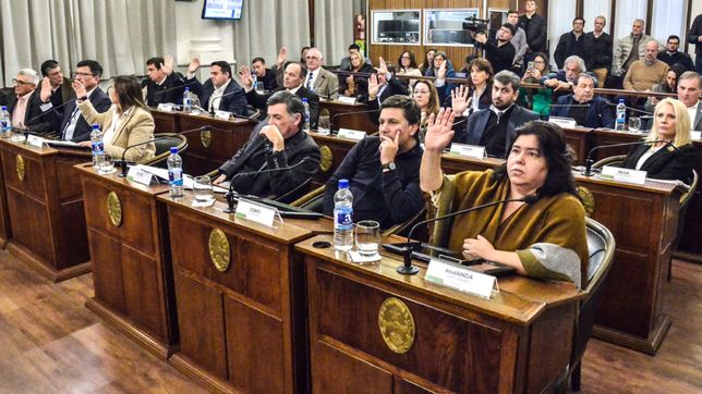 Sesión del Senado de Entre Ríos en la que Frigerio logró, con acompañamiento de parte del PJ, la sanción de la Sostenibilidad de la deuda pública.