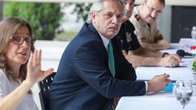 Hay gente de la administración anterior que juega en contra