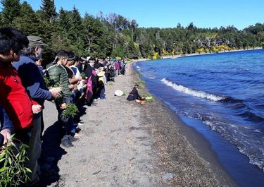 Patagonia: por qué el intendente Murer no logra desalojar el camping mapuche de Villa La Angostura