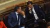 Edgardo Kueider, hablando con el jefe de su bloque, Carlos Espínola. El kirchnerismo pide su expulsión.&nbsp;