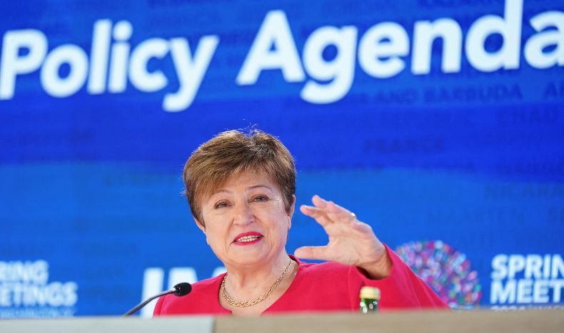 Toto Caputo busca fondos del FMI, que preside Kristalina Georgieva