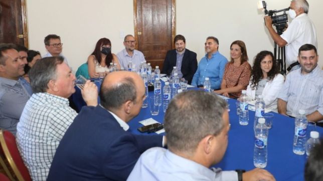 perotti mantiene el misterio del calendario electoral y la oposicion presiona