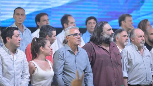 fuerte presencia massista y record de congresales en la cumbre del pj