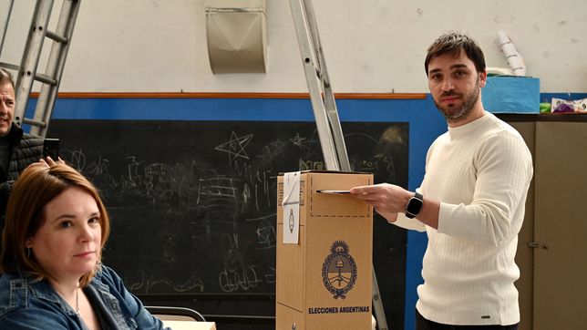 Ignacio Torres votó en Trelew