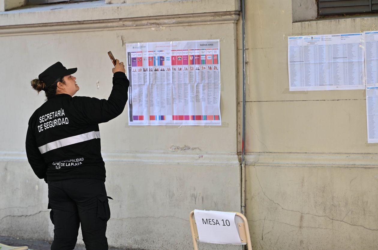 Hasta las 11, había votado el 17% del padrón electoral.
