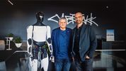 Horacio Marín, de YPF, junto a Michael Snyder, de Tesla.