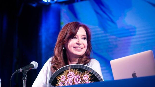 cfk: la gente no vota a presidentes para que culpen a otros