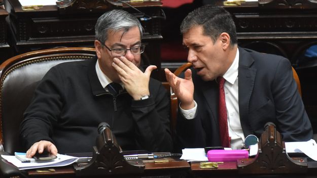 Germán Martínez y Luis Beder Herrera, de Unión por la Patria, que se resiste a aprobar el Presupuesto de Javier Milei. Germán Martínez y Luis Beder Herrera, de Unión por la Patria, que se resiste a aprobar el Presupuesto de Javier Milei.