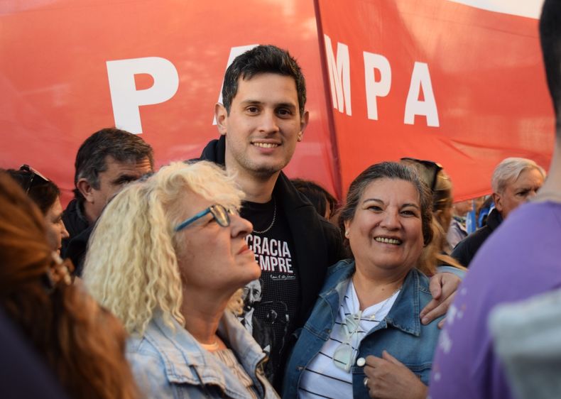 Federico Guidugli, presidente de la UCR de La Pampa, junto a la diputada nacional Marcela Coli, que pretende reelegir en su banca.