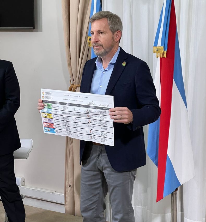 El gobernador Rogelio Frigerio presentó este jueves el proyecto de reforma electoral que ingresó a la Legislatura de Entre Ríos.