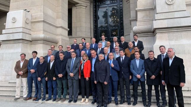 el chat de ceos macristas le declara la guerra impositiva a los intendentes