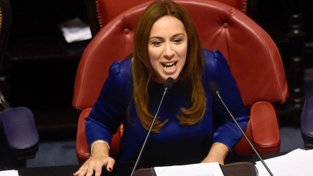 Ausencias notorias, balconeros, el invitado y la oposición sedada