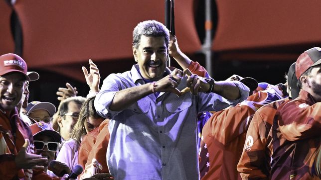 Nicolás Maduro cierra su campaña en Caracas.