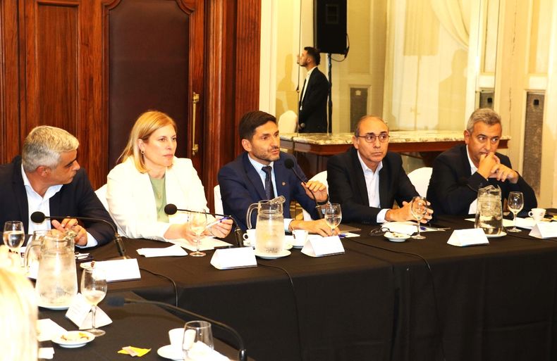 La Multisectorial por la paz compuesta de instituciones y empresarios banca a Maximiliano Pullaro