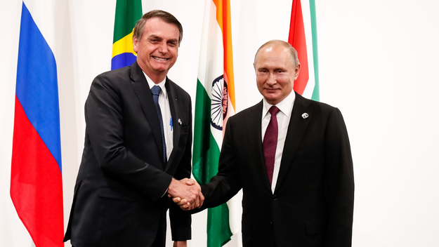 La herencia de Bolsonaro: magnates rusos aterrizan en Brasil