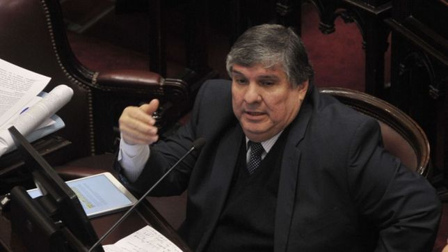 mayans: ?es una vergüenza el pedido de sesion para desaforar a cristina?