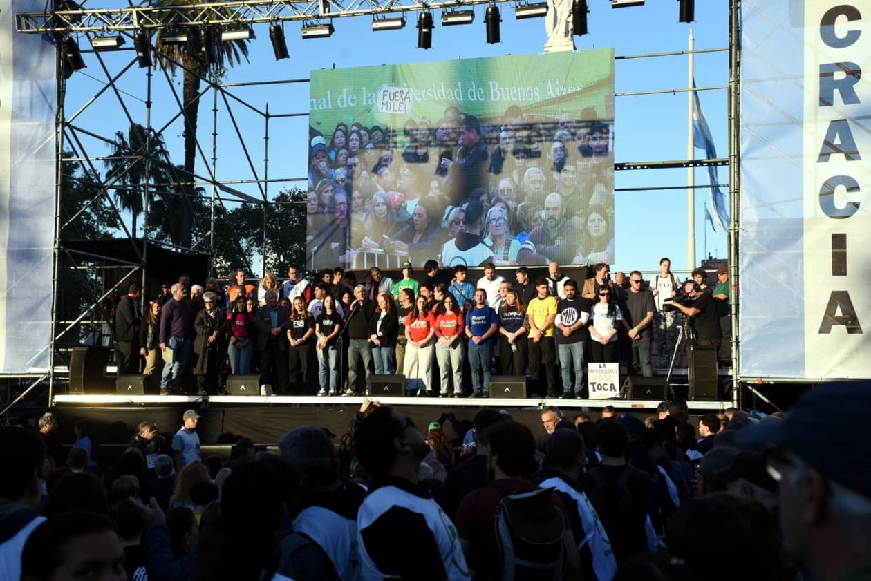 Las universidades vuelven a la calle con una marcha que une a todo el arco opositor contra el Gobierno