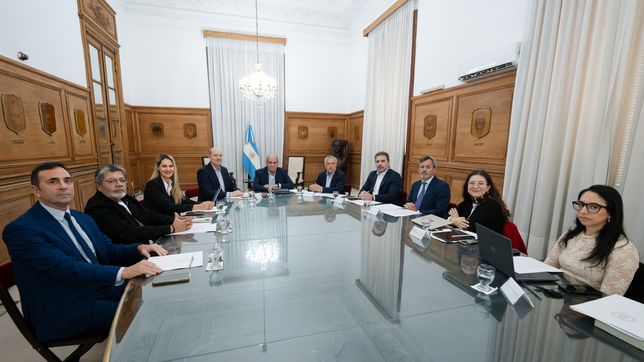 El Gobierno reunió al Consejo de Mayo.