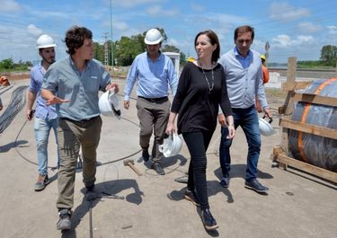 Vidal recorrió obras hídricas en el arroyo El Gato