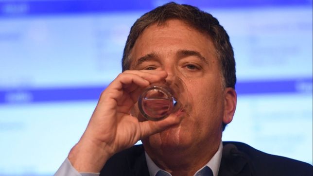 el gobierno ata su suerte al fondo y al campo para evitar una corrida