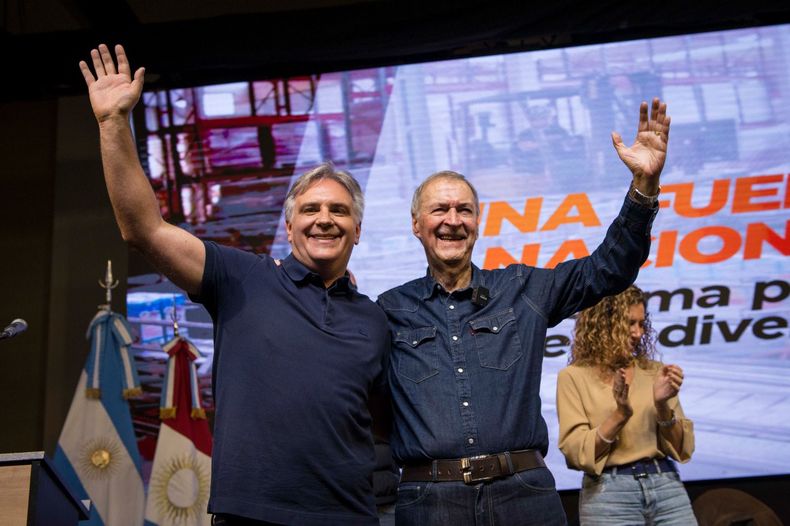 Martín Llaryora y Juan Schiaretti le ponen fichas a Buenos Aires