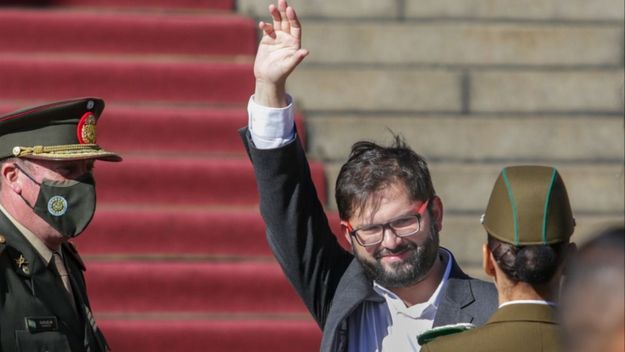 Un mes de Boric: gobierno de dos almas en pugna y desafío constitucional