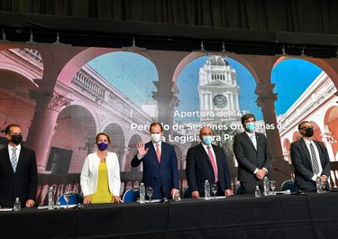Obras y consenso, el salmo de Bordet con Manzur como garante