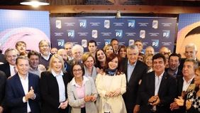 Fernández vuelve al PJ, ahora como candidato a presidente