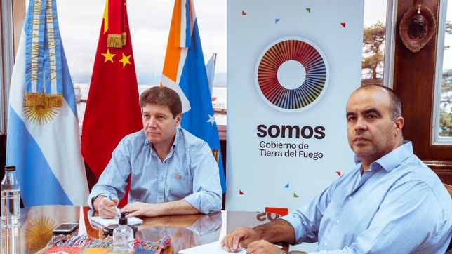 Gustavo Melella y Alejandro Aguirre, ahora exministro de Energía.