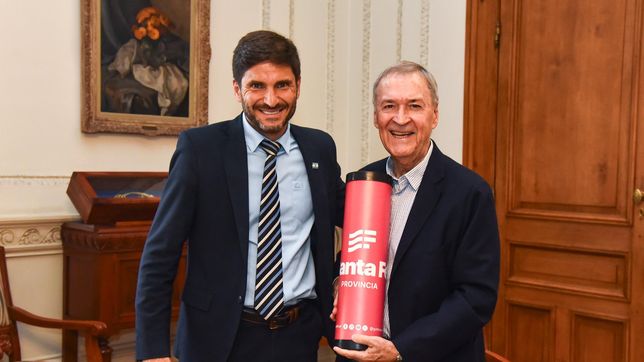 Vínculo más que aceitado entre el gobernador de Santa Fe, Maximiliano Pullaro, y el cordobés Juan Schiaretti.