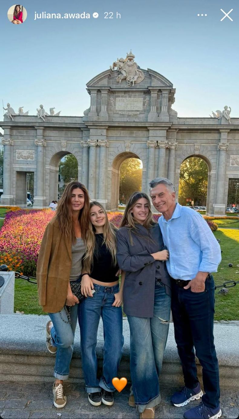 Mauricio Macri viajó a España junto a su familia. 